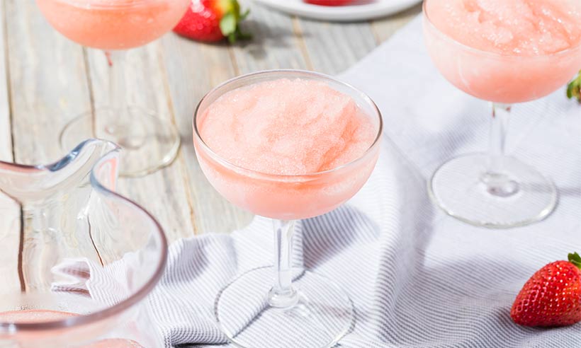 Recept Frosé Recept Víno Sušienky Recept Jahodový kokteil Leto