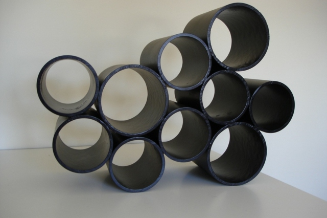 Urobte si sami moderný čierny pvc stojan na víno