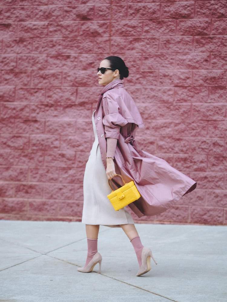 Obchodné oblečenie jarné dámy farba zaprášená ružová kombinovať oblečenie