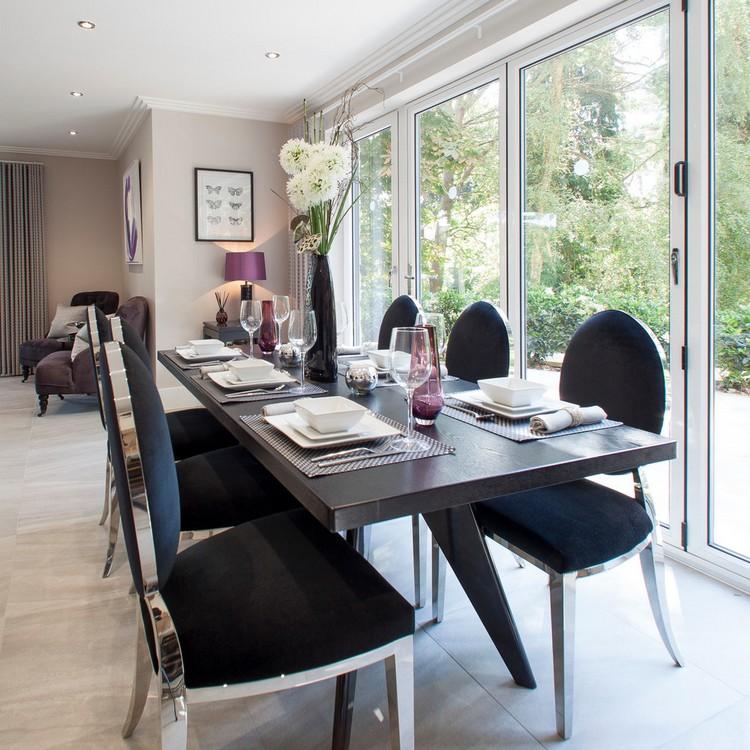 Jedálenský stôl vo farbe wenge a čierne čalúnené stoličky ktoré-farby-zápas-wenge-jedálenský stôl-čierne-čalúnené-stoličky