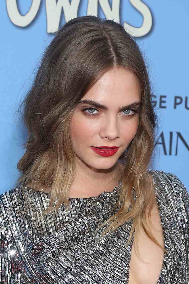 Aký účes Ktorý účes-oválny-tvár-cara-delevingne