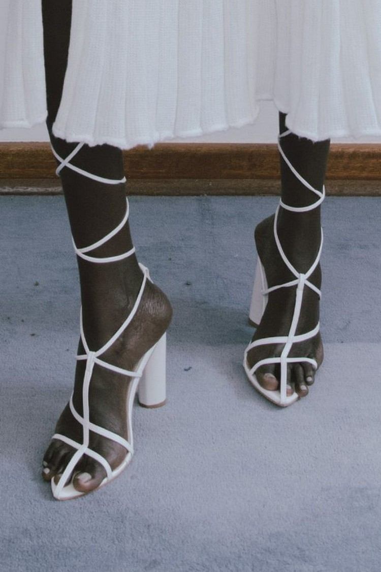 Páskové sandále trend 2021, ktoré topánky sú toto leto trendy