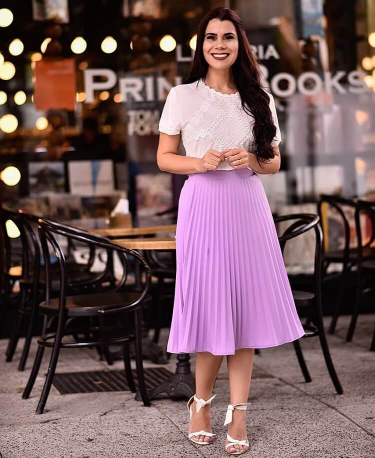 Štýlová skladaná sukňa na svadbu v lete