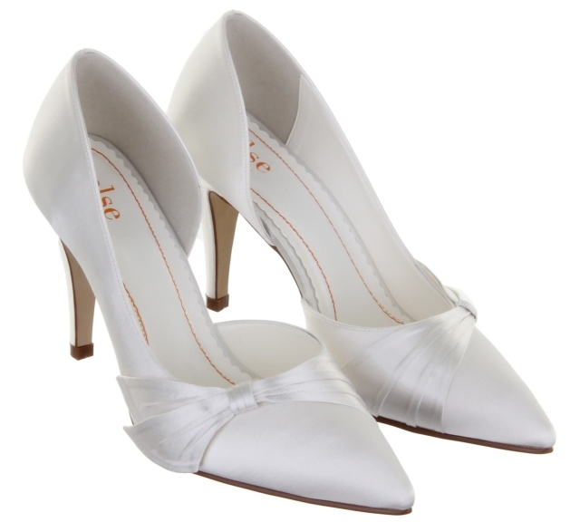 jednoduché svadobné topánky-hodváb polootvorené-uzavreté päty špicaté prsty Nápady na lacné svadobné topánky-hodváb napoly otvorené-uzavreté päty-ukázal