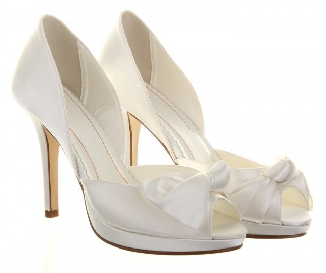 Polopriestorové lodičky na členok-saténové mašle-aktuálna svadobná móda-2014 Lodičky na platforme, saténové mašle, svadobná móda-2014