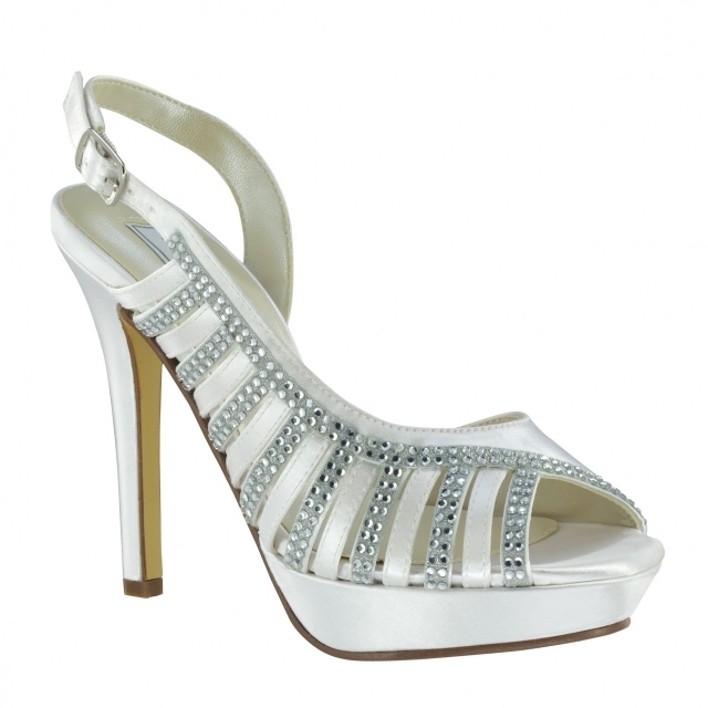 Klasické lodičky s mierne platformovými kamienkami na ramienkach Svadobné lodičky s kamienkami na platforme