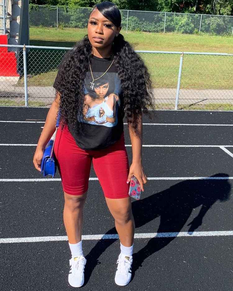 Hrubé stehná ukrývajú letné šortky pre bacuľky