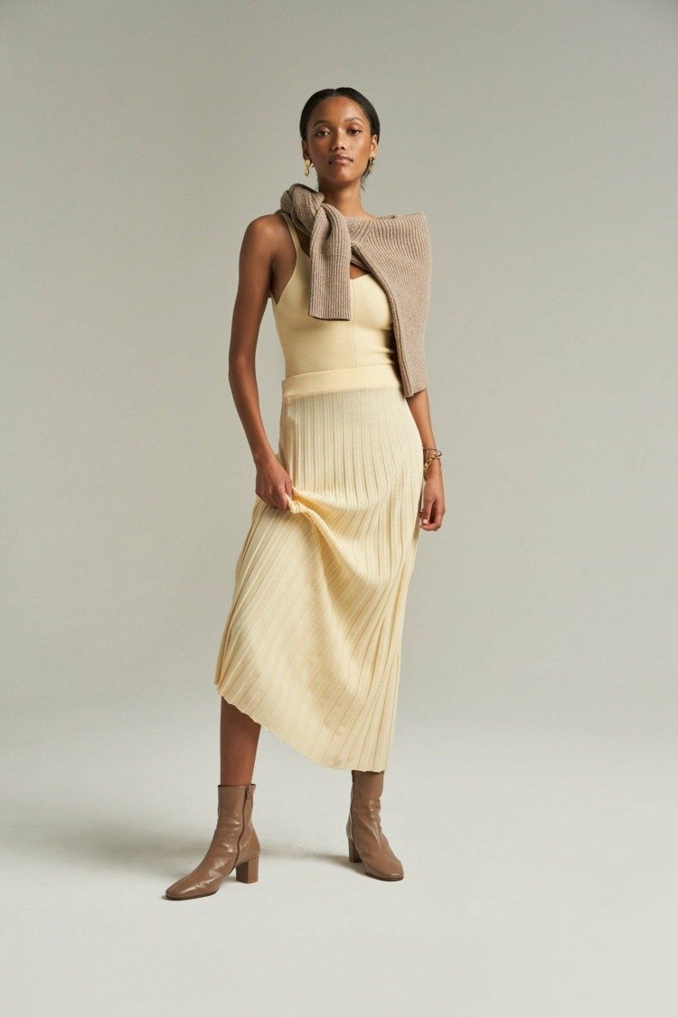 Mandľový olej pre svet módy 2020 - klasická farba je vždy v trende