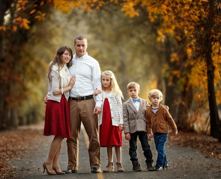 Aký výstroj na zápis do školy otec a matka a dievča