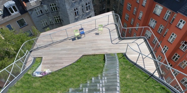 moderná strecha-terasa-elegantný-dizajn-drevené podlahy