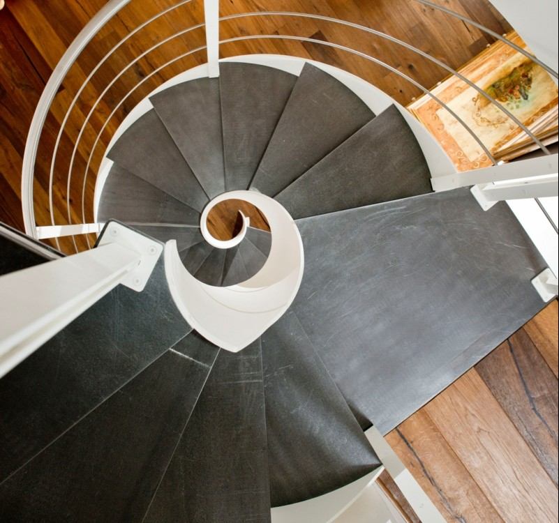 točité schodisko dizajn rizzi taliansky model sivé stupne betónu