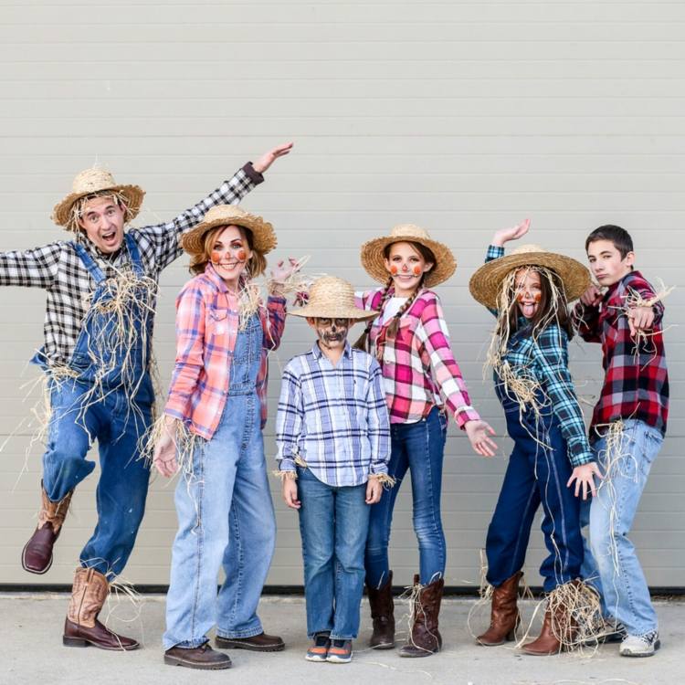 Vtipné strašiaky v rifliach a károvanej košeli - prezlečenie za bežné oblečenie