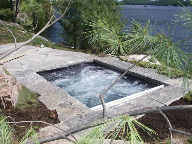 Jacuzzi vo vile na pláži Záhrada z prírodného kameňa Whirlpool