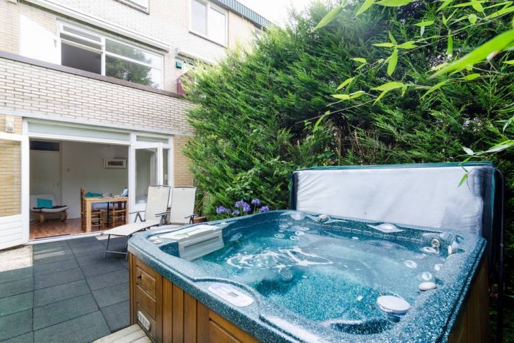 Vírivka v záhrade - ochrana súkromia - zelený kryt