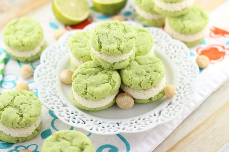 whoopies-do-it-yourself-light green-lime-pečenie-mix-macadamia-buttercream