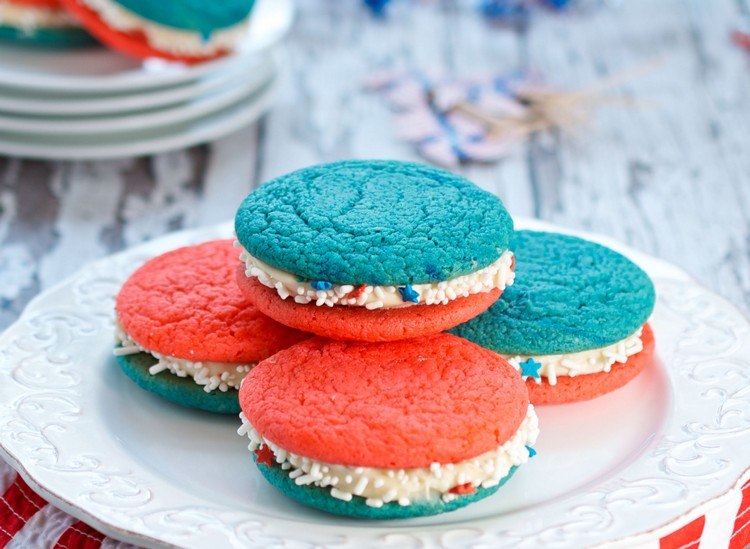 Čauky robia americko-keksíkové plnenie-červeno-bielo-modré