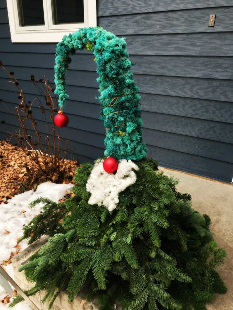 Vlnu je možné použiť na fúzy vianočných škriatkov