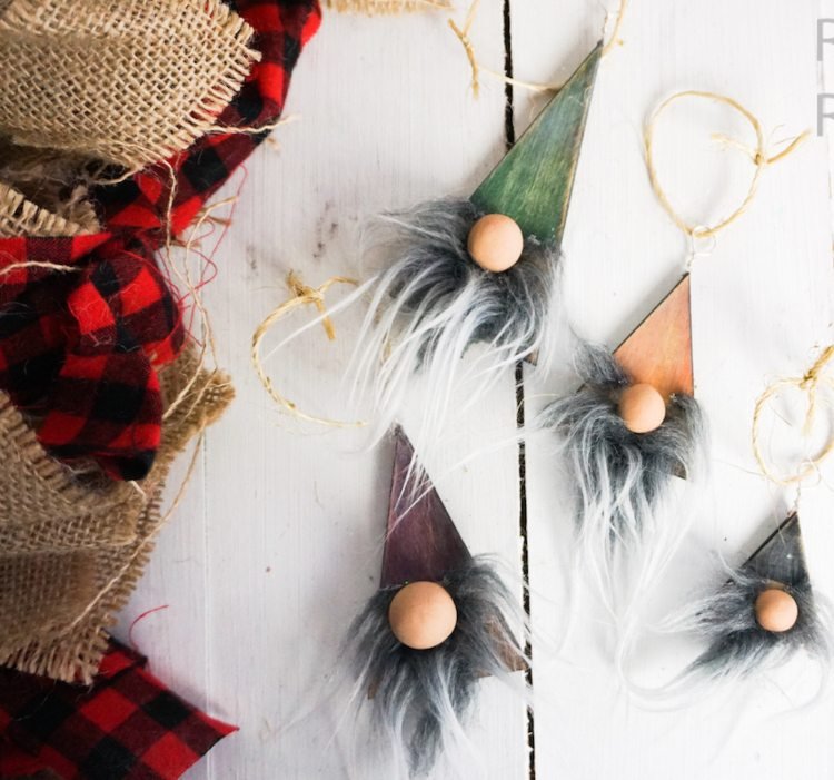 Drevení škriatkovia si nápady vyrábajú sami