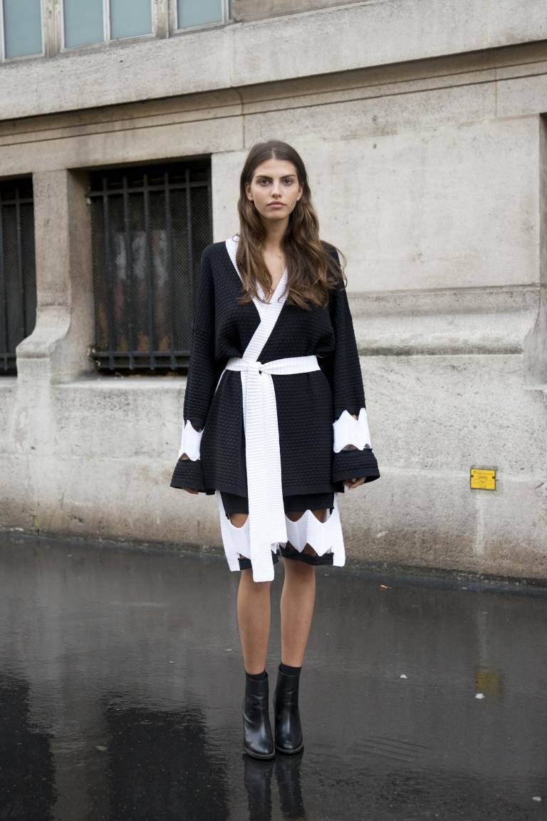 Zavinovacie šaty kombinujú jesenné kožené členkové čižmy nápady oblečenia, dámy