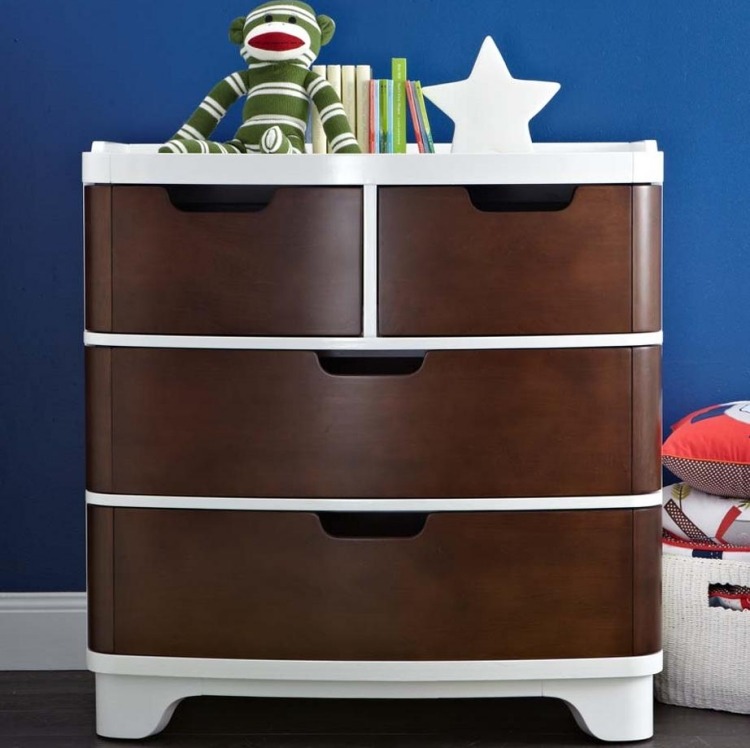 Prebaľovací pult-detská izba-luxo-hnedá-biela-drevo-vzhľad-stena-farba-modrá