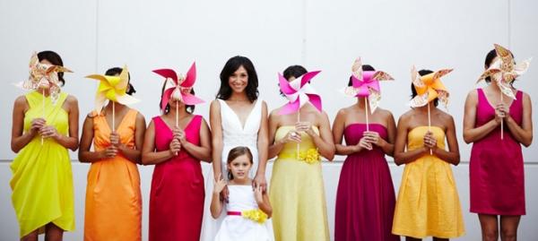 Farebné hučiace topy sú skvelý nápad Nepoužívajte kvety ako svadobnú kyticu