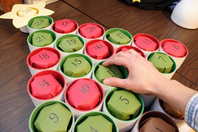 vianočný stromček adventný kalendár nápad pre deti