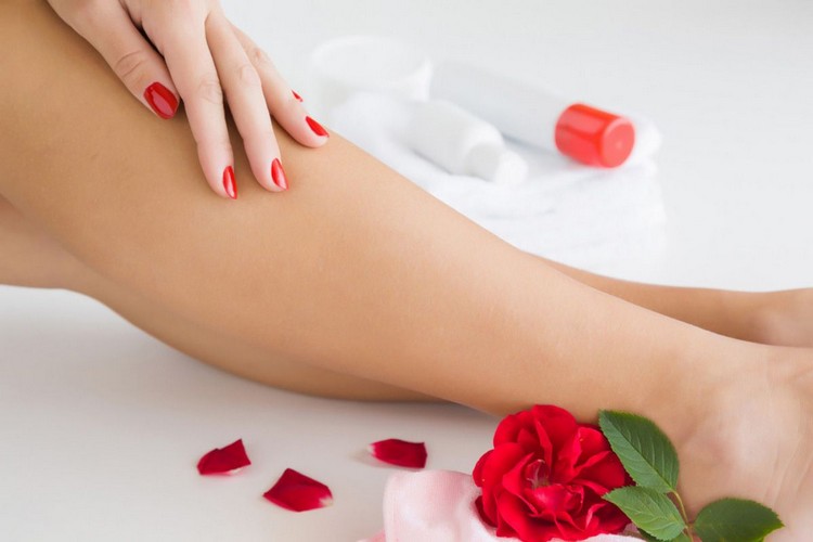 Ošetrite červené škvrny na nohe tonerom