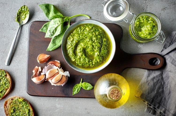 Zamrazte DIY pesto s iným korením a môžete ho použiť