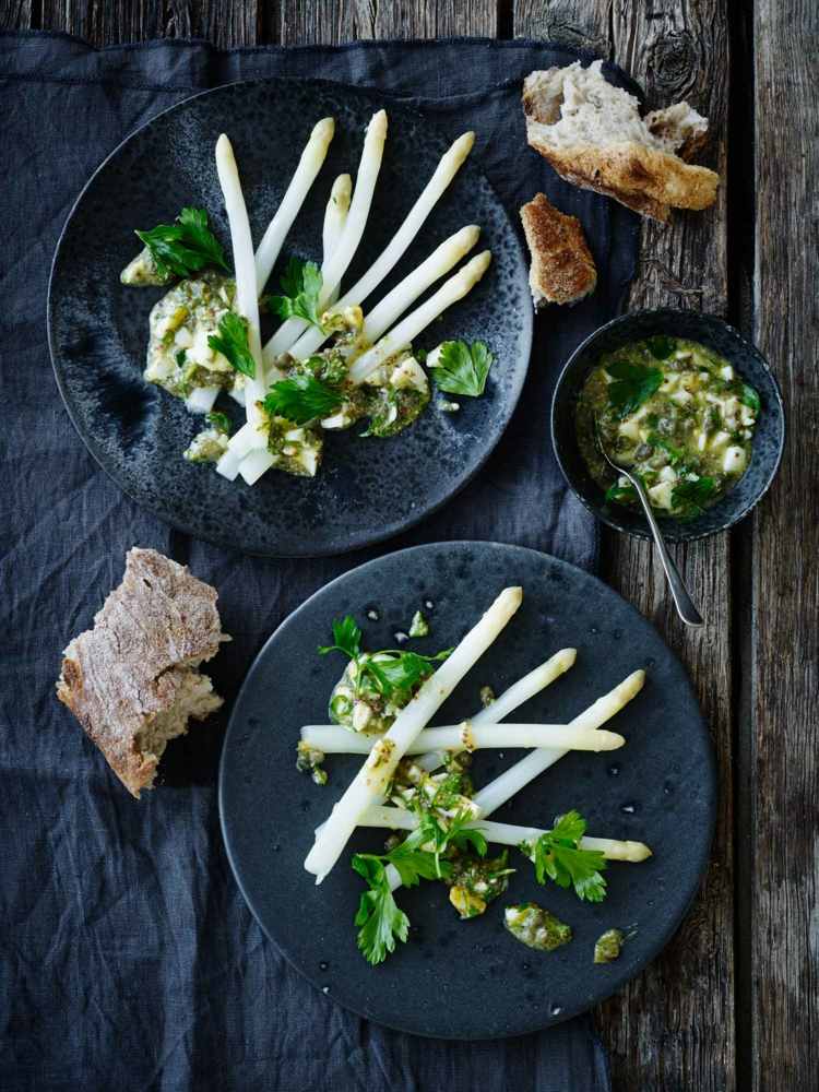 chlieb-špargľa-kuchár-biela-petržlenová vňať