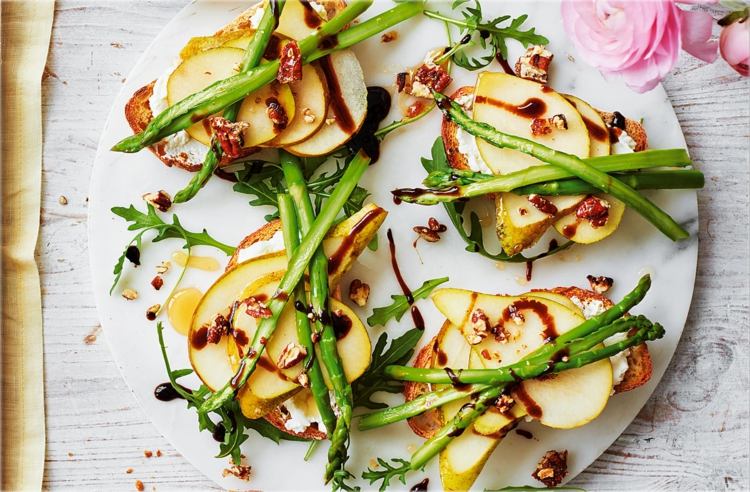 hruškovo-chlebová omáčka-špargľa