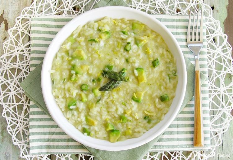 Rizoto-špargľa-príbor-avokádo