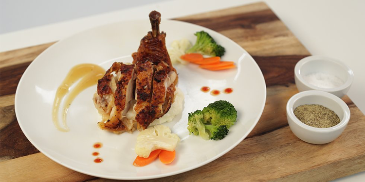 Tanier profesionálne podávajte kuracie pyré