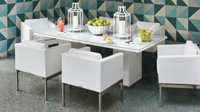 Ratanové biele hravé doplnky stredomorského štýlu