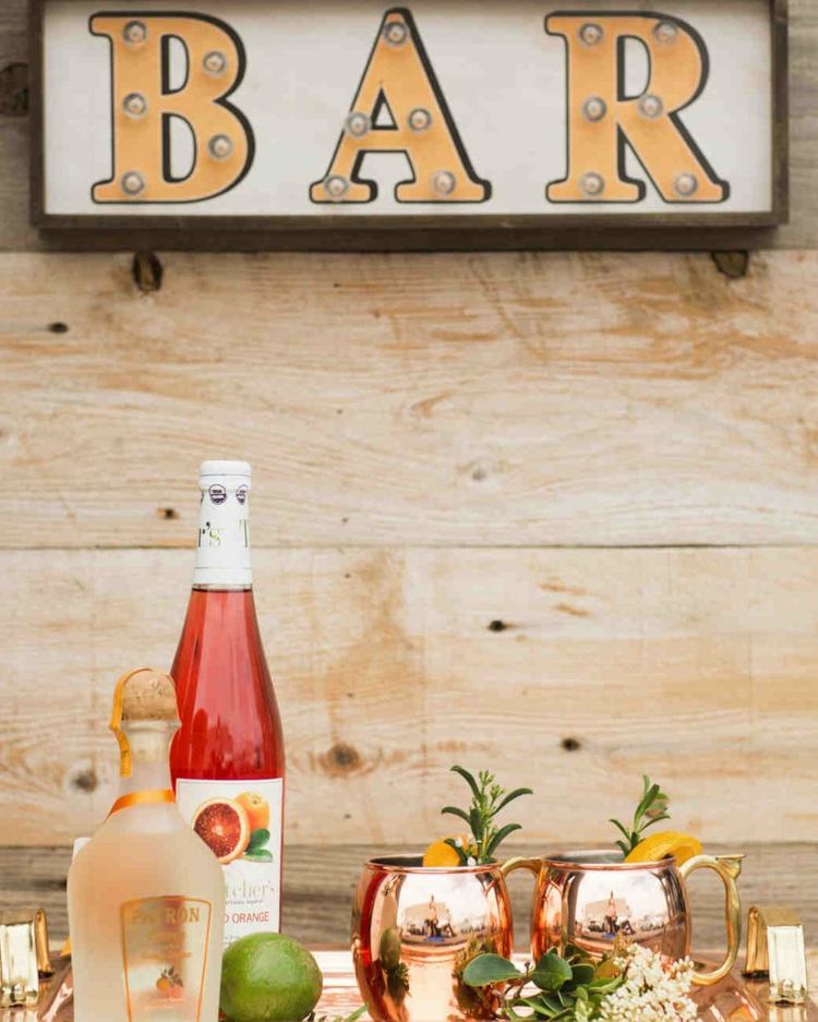 Plánovanie svadby v záhrade