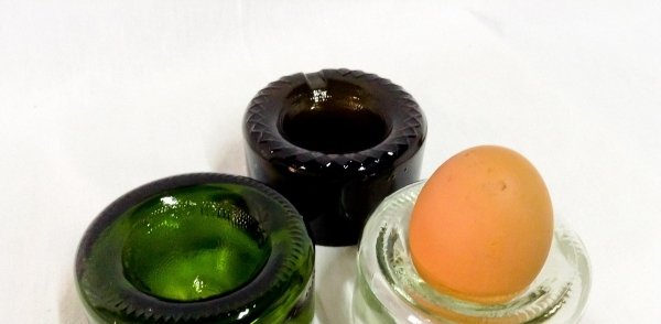 držiaky vajec-urobte si sami-nakrájané fľaše