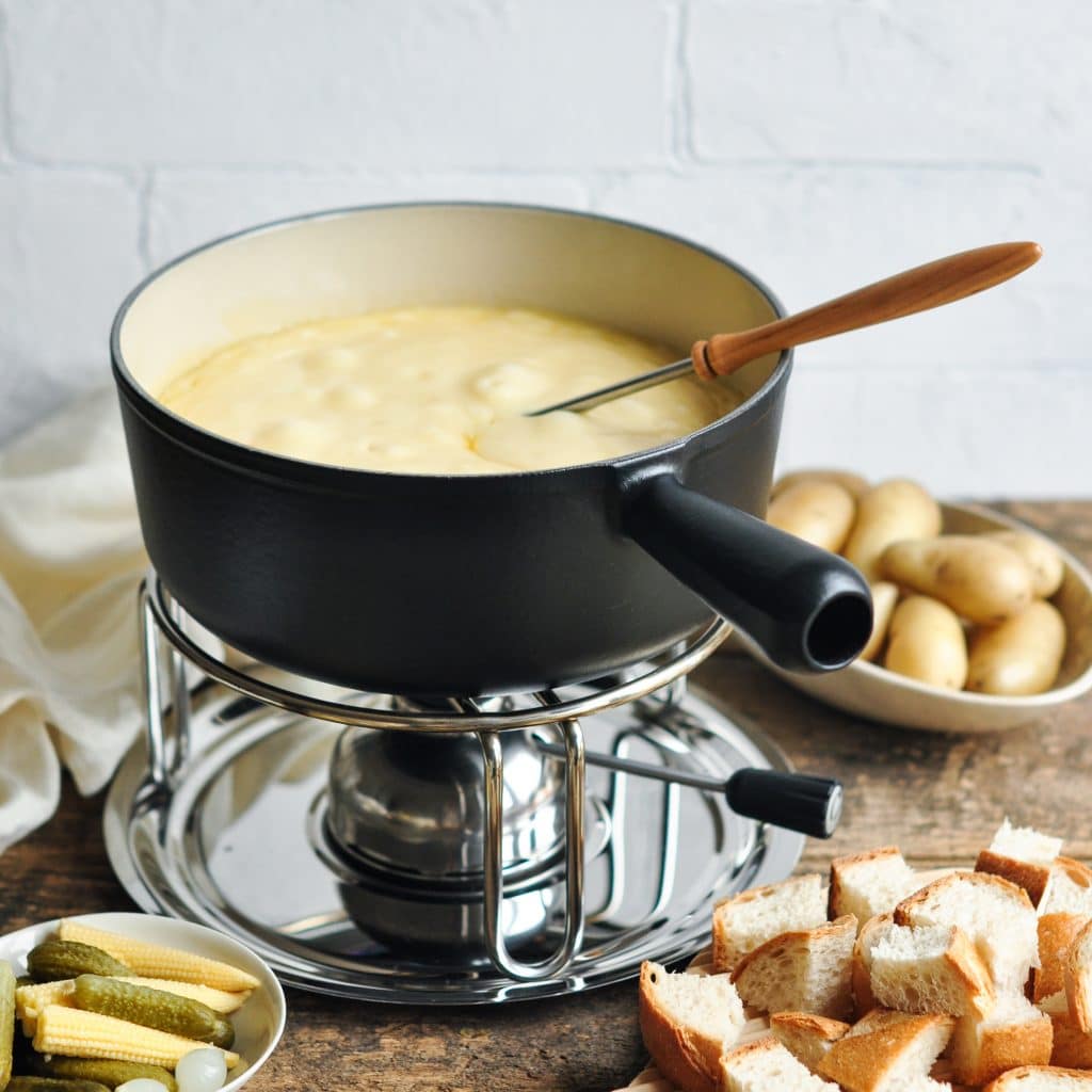 Syr Harzer si ľahko pripravíte vlastný recept na fondue, recepty na večeru rýchlo