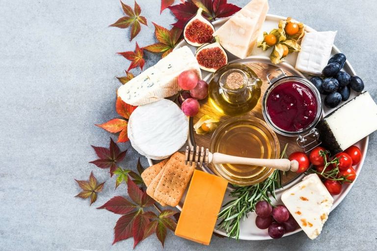 Zdravé chudnutie syra Harzer Podávanie syrového taniera Myšlienky medové figy letné recepty