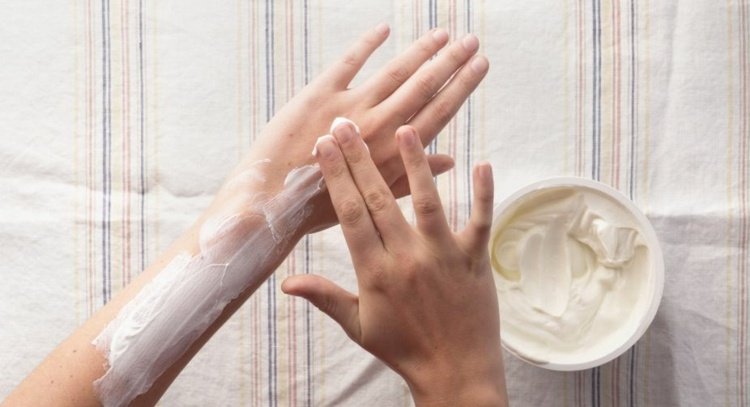 Quark bez prísad je možné aplikovať priamo na pokožku, ale nie na rany