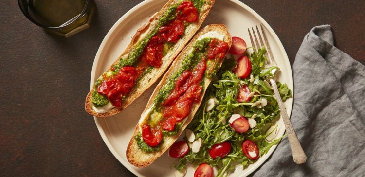 Domáca rukola Pesto Bruschetta s paradajkovým receptom Pesto Jedzte zdravo
