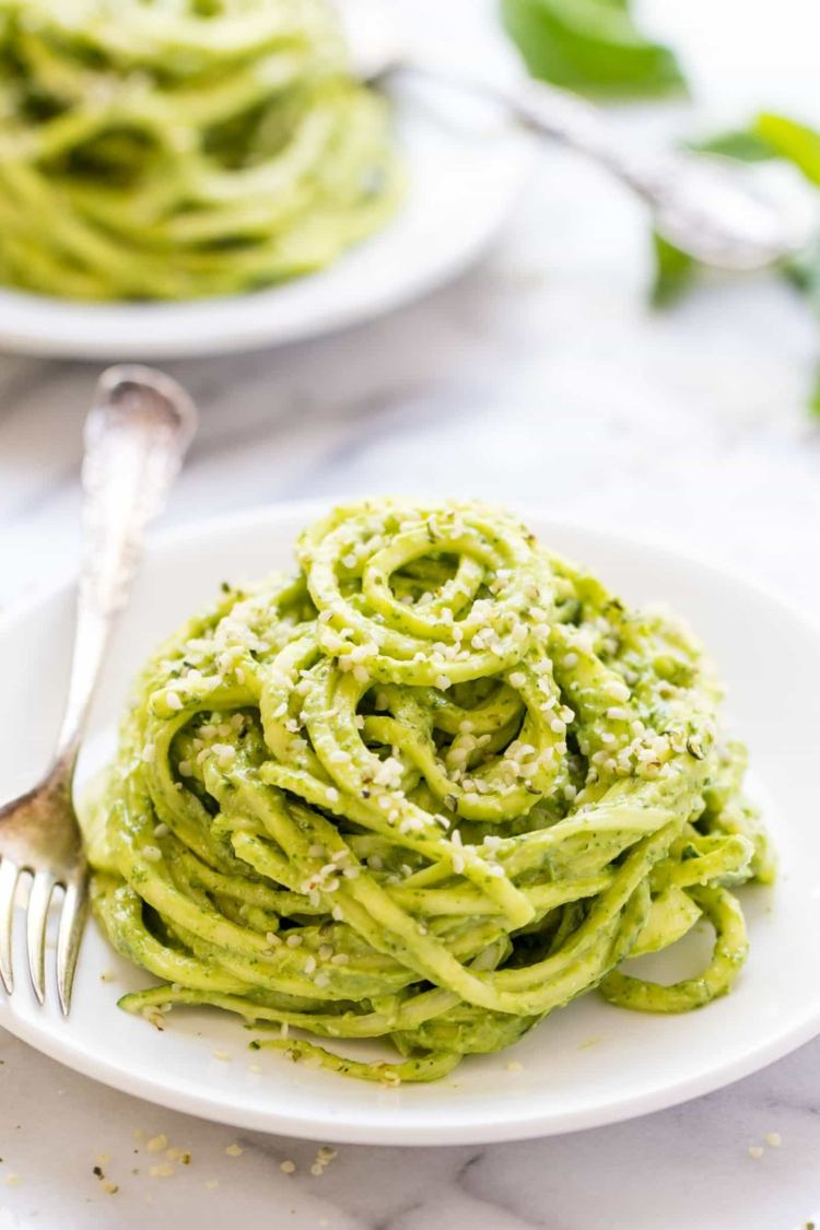 Recept na domáce vegánske pesto na zdravú cestovinovú omáčku