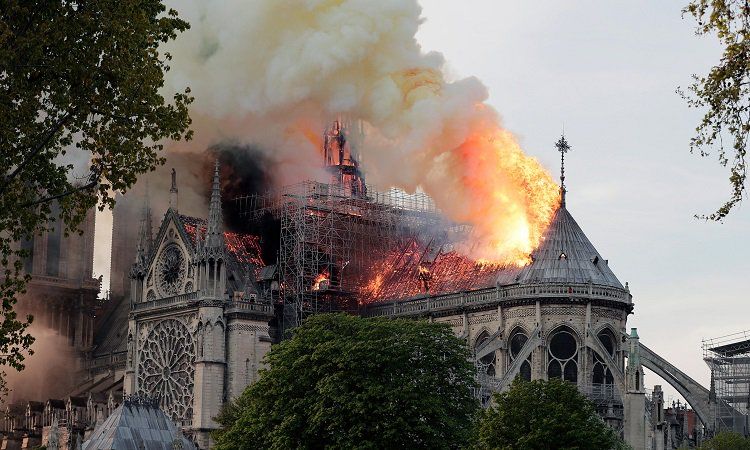 Požiar v parížskej katedrále Notre Dame 15. apríla