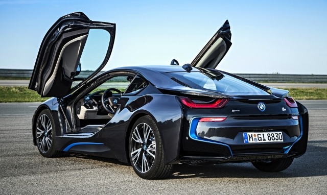 Znovuzrodenie titánu - nožnicové dvere a pohodlie BMW-i8-s nožničkovými dverami-zadné