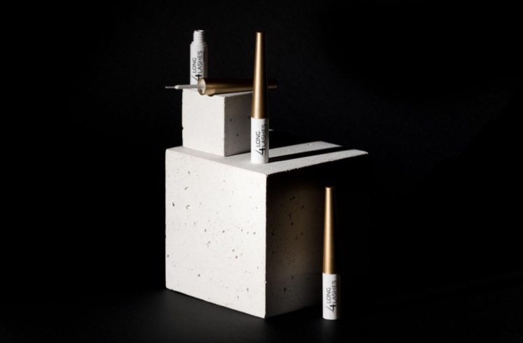 Pomocou séra nechajte riasy silnejšie