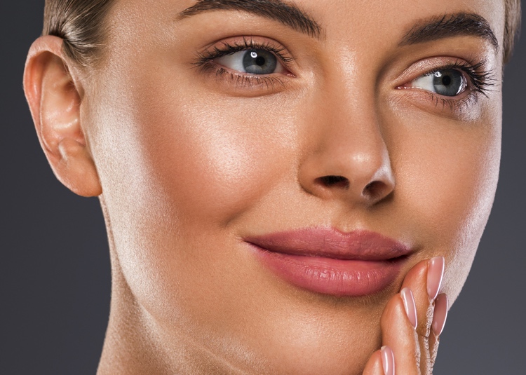 Sérum na mihalnice pre prirodzene dlhé, krásne riasy