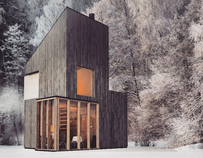 Využite zimnú dovolenku na lyžovačke zimná chata drevo stromy sneh fasáda