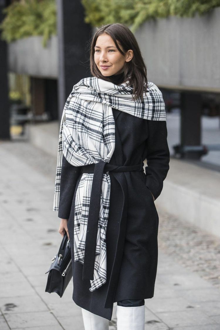 Ležérna technika viazania na veľkú šatku s kabátom a opaskom