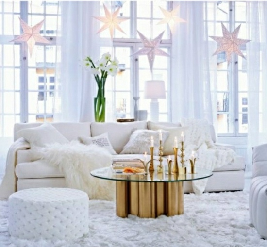 biela obývacia izba nápad na zimnú výzdobu hviezdy