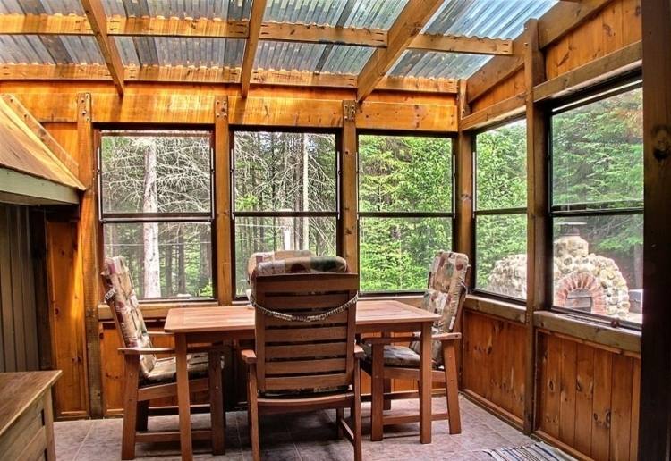 zimná záhrada-drevo-stavať-svoje-tipy-vidiecky štýl-alm-masívne drevo-jedálenské-rohové-stoličky-jedálenský-stôl-wals