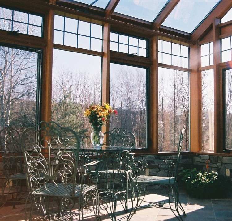 zimná záhrada-drevo-stavať-svoje-tipy-žehlička-nábytok-prírodný kameň-výhľad-zima