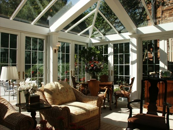 Čalúnený nábytok, klasický vintage útulný priestor na posedenie